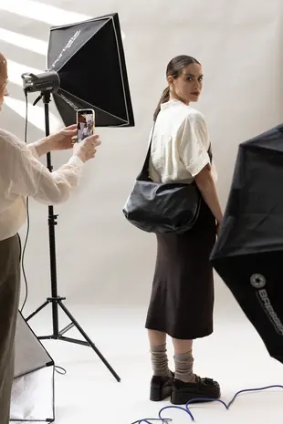 Tinne+Mia Tinne+Mia - lot bold cross body bag - black Tinne+Mia Tinne+Mia - lot bold cross body bag - black