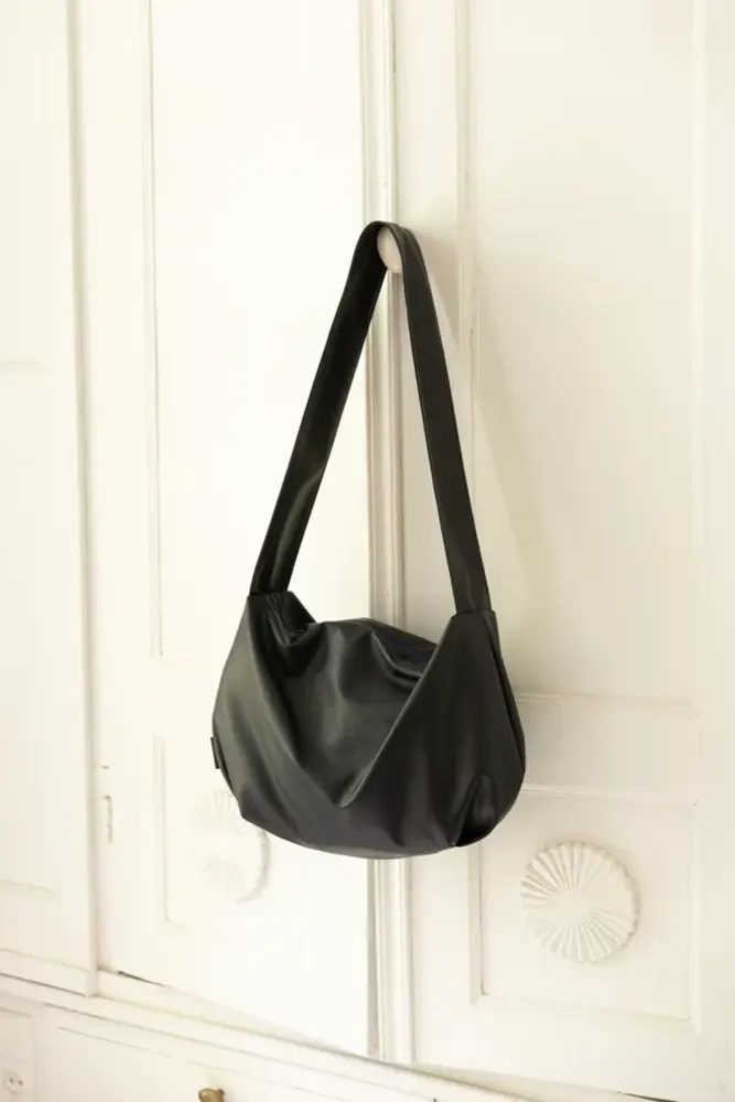 Tinne+Mia Tinne+Mia - lot bold cross body bag - black Tinne+Mia Tinne+Mia - lot bold cross body bag - black