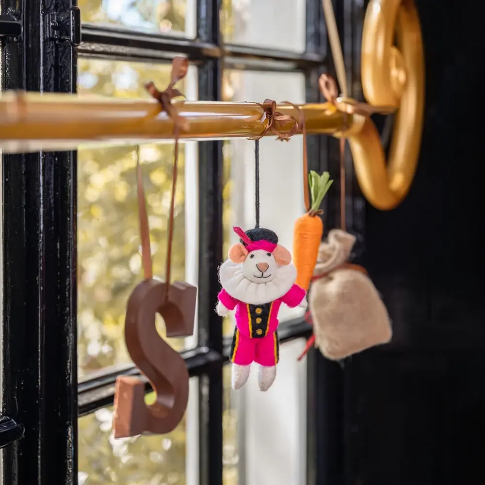 Sjaal met verhaal Sjaal met verhaal - hanger - pietermuis fuchsia