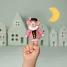 Sjaal met verhaal Sjaal met verhaal - vingerpopje - pietermuis lichtroze
