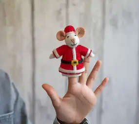 Sjaal met verhaal Sjaal met verhaal - vingerpopje - kerstman Sjaal met verhaal Sjaal met verhaal - vingerpopje - kerstman