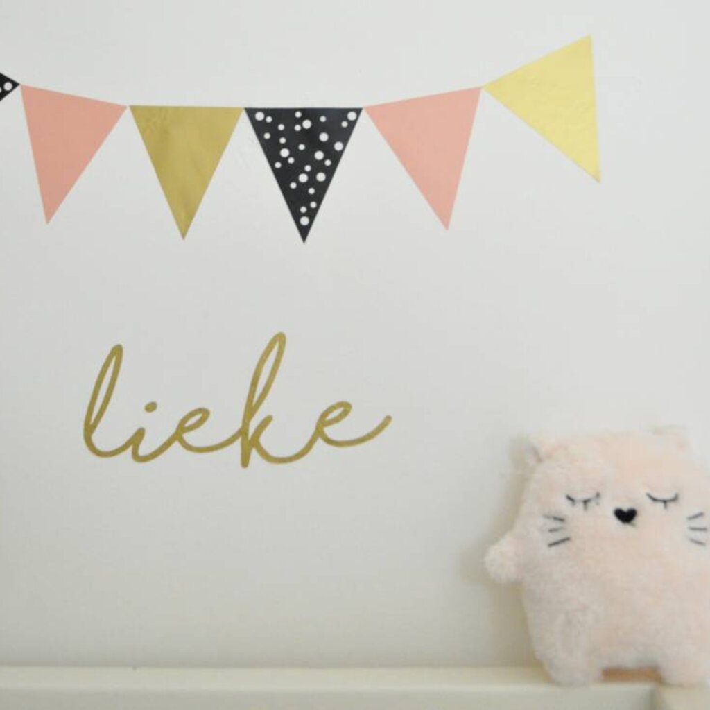Muursticker vlaggen peach, gold, en black dots