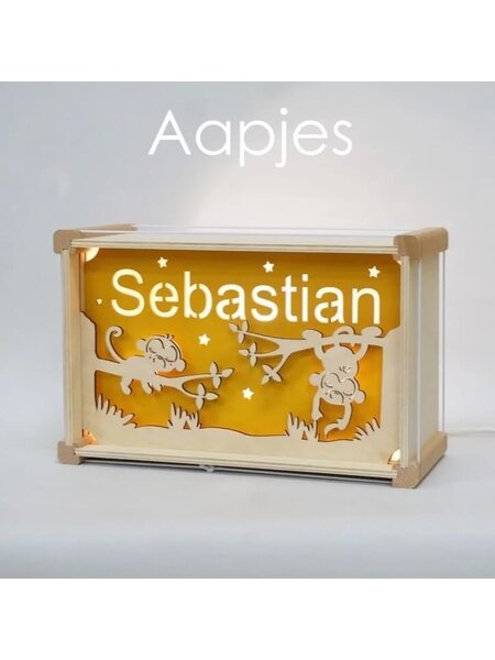 Houten nachtlampje deluxe met naam: Aapjes