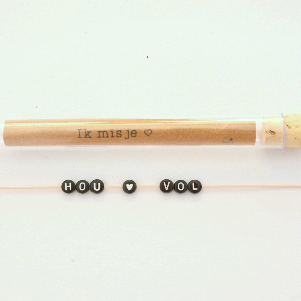 Letterarmbandje zwart met witte letters
