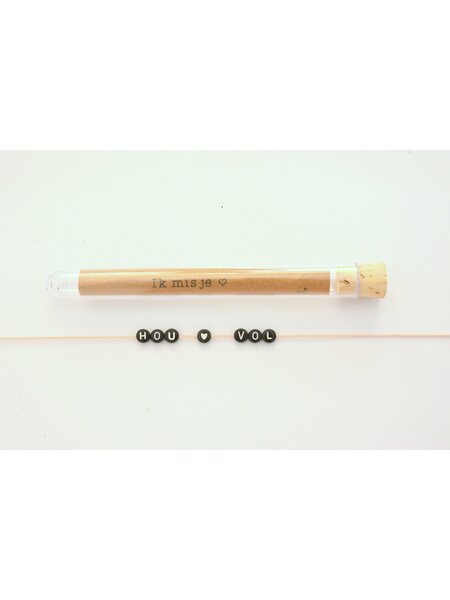 Letter armbandjes zwart met witte letters