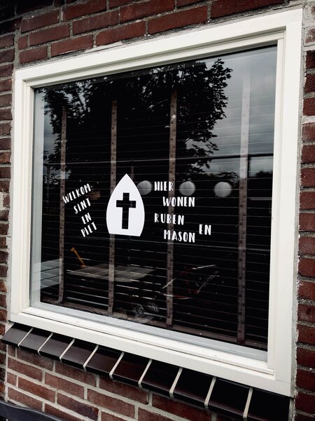 Raamsticker Mijter met naam
