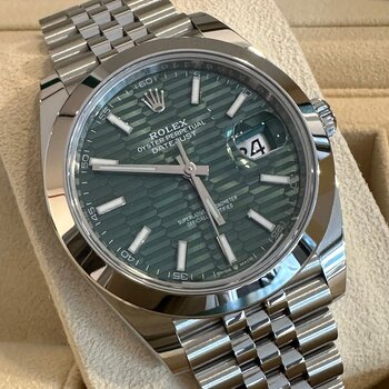 Rolex Datejust 41 126300, 2022, Eu, motif dial, unpolished, unpoliert, grün, TOP