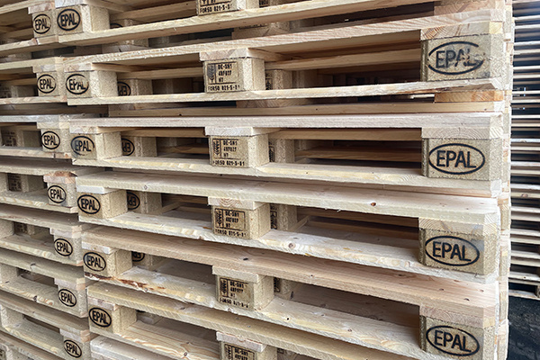 Piles de palettes europe