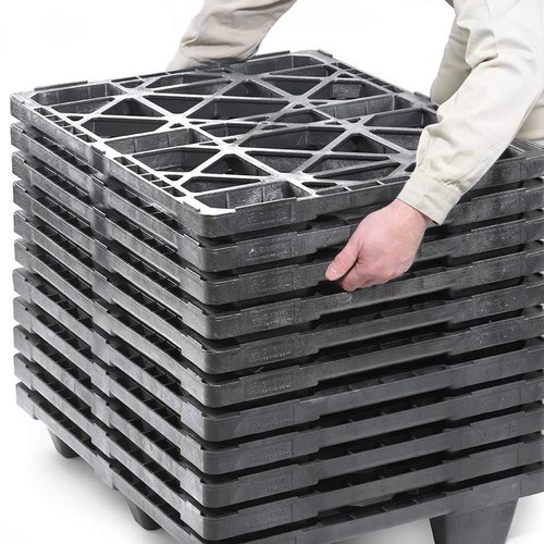 Kunststoffpalette, 6 Füße, nestbar, offenes Deck ohne Rand, 800x600x130mm