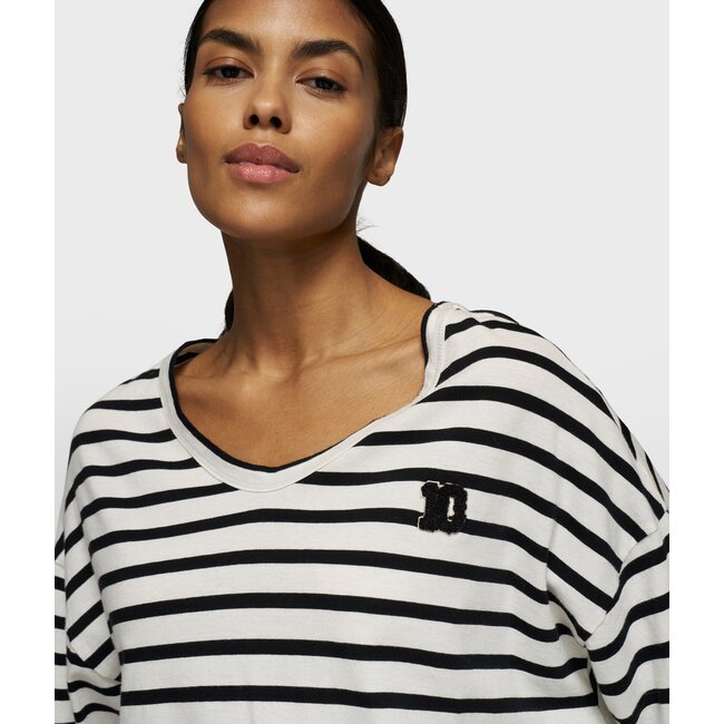 10Days boxy v-neck tee ecru/black