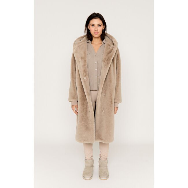 Moscow 08-08-Nadjana-3 Taupe Solid