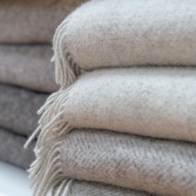 John Hanly Merino Wool Cashmere Throw Pale Grey & Cream Herringbone 
