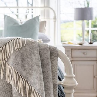 John Hanly Merino Wool Cashmere Throw Pale Grey & Cream Herringbone 