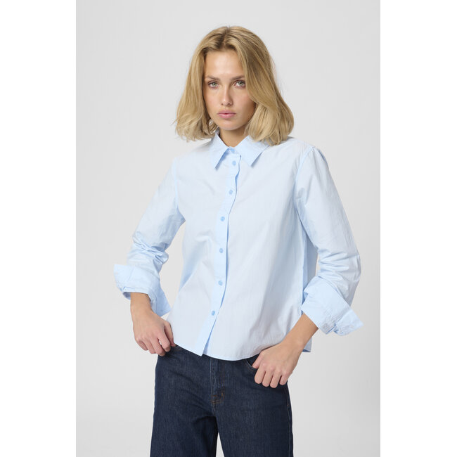 My Essential Wardrobe 02 THE SHIRT Cashmere Blue