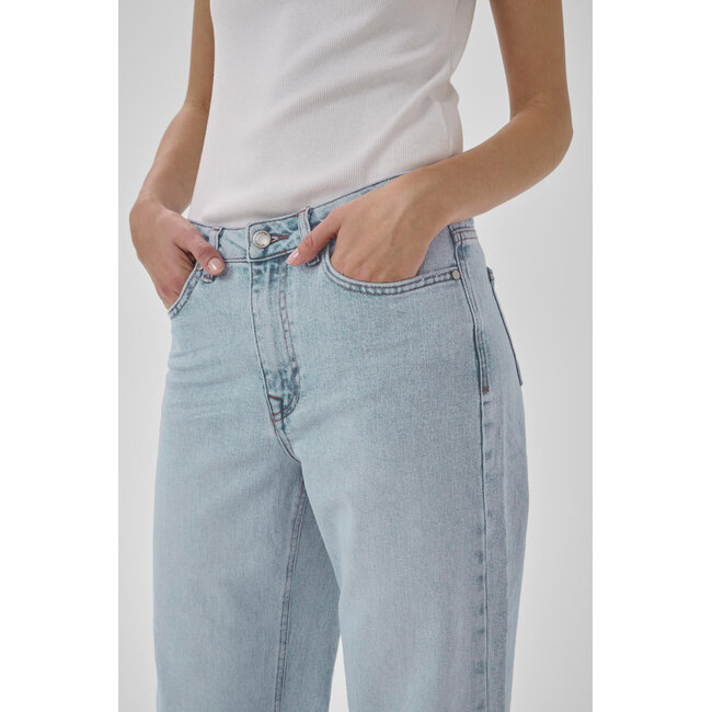 My Essential Wardrobe 05 THE LOUIS 139 HIGH WIDE Light Blue Retro Wash