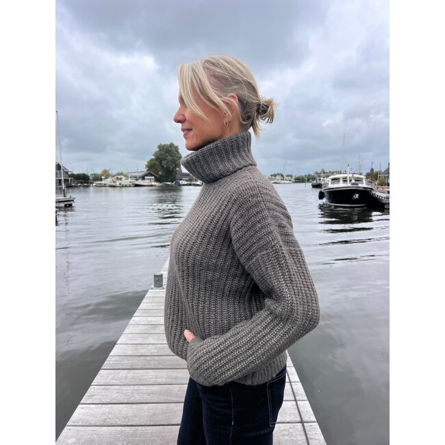 Fisherman out of Ireland BOXY RIBBED POLO NECK DARK KHAKI (09)