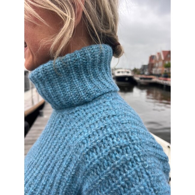 Fisherman out of Ireland BOXY RIBBED POLO NECK SKY (14)