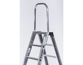 Euroline Kniebeugel voor Dubbele Trapladder (vast)