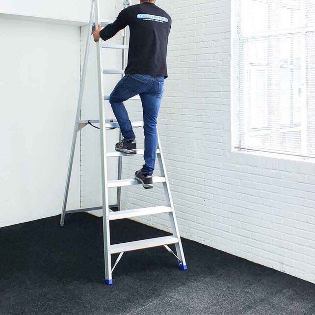 Eurostairs Bordestrap enkel 9 treden (max. 4,05 m werkhoogte) Eurostairs Bordestrap enkel 9 treden (max. 4,05 m werkhoogte)