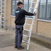 Eurostairs Reformladder dubbel uitgebogen 2x12 sporten + gevelrollen