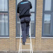 Eurostairs Reformladder dubbel uitgebogen 2x12 sporten + gevelrollen