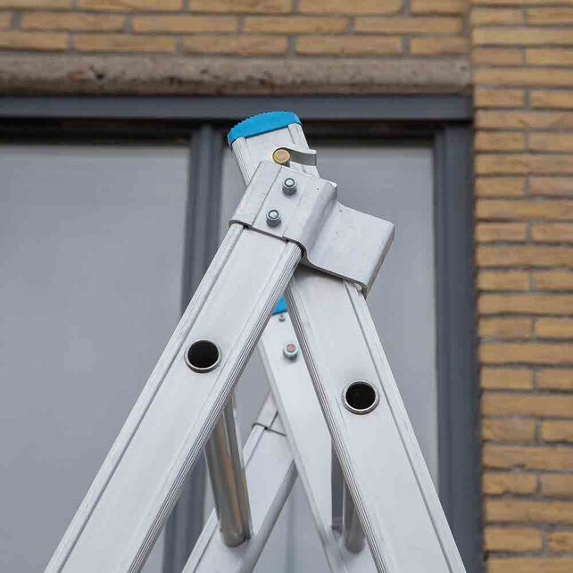 Eurostairs Reform ladder dubbel uitgebogen 2x14 sporten + gevelrollen Eurostairs Reform ladder dubbel uitgebogen 2x14 sporten + gevelrollen