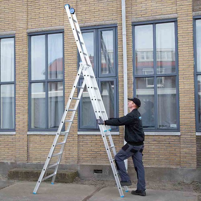 Eurostairs Reform ladder driedelig uitgebogen 3x7 sporten