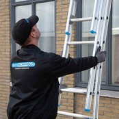 Eurostairs Opsteek ladder driedelig uitgebogen 3x14 sporten + gevelrollen
