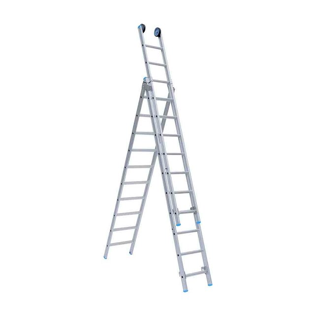 Eurostairs Reform ladder driedelig recht 3x10 sporten + gevelrollen Eurostairs Reform ladder driedelig recht 3x10 sporten + gevelrollen