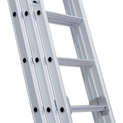 Eurostairs Reform ladder driedelig recht 3x10 sporten + gevelrollen Eurostairs Reform ladder driedelig recht 3x10 sporten + gevelrollen