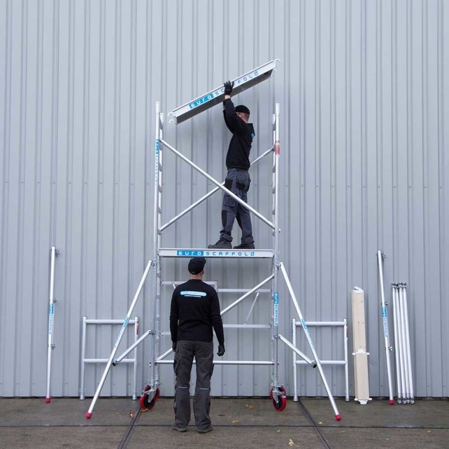 Kamersteiger compact module 1+2+3 75x150 5,8m werkhoogte rubber wiel met stalen spindel Kamersteiger compact module 1+2+3 75x150 5,8m werkhoogte rubber wiel met stalen spindel