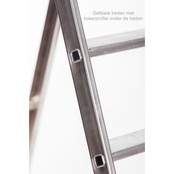Semi-professionele trap enkel 1x6 treden inclusief platform Semi-professionele trap enkel 1x6 treden inclusief platform