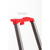 Semi-professionele trap enkel 1x6 treden inclusief platform Semi-professionele trap enkel 1x6 treden inclusief platform