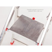 Semi-professionele trap enkel 1x6 treden inclusief platform Semi-professionele trap enkel 1x6 treden inclusief platform