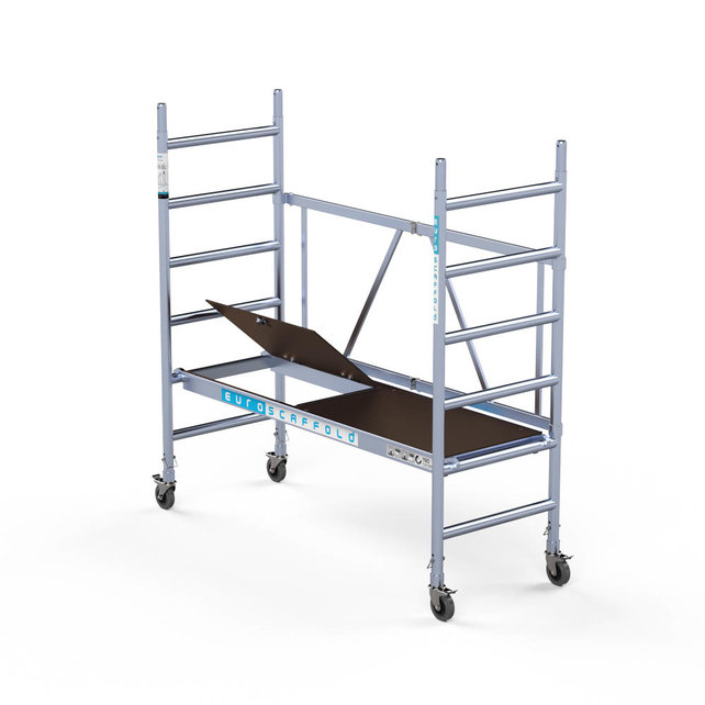 Kamersteiger compleet 75x190 3m werkhoogte carbon platform met luik Kamersteiger compleet 75x190 3m werkhoogte carbon platform met luik