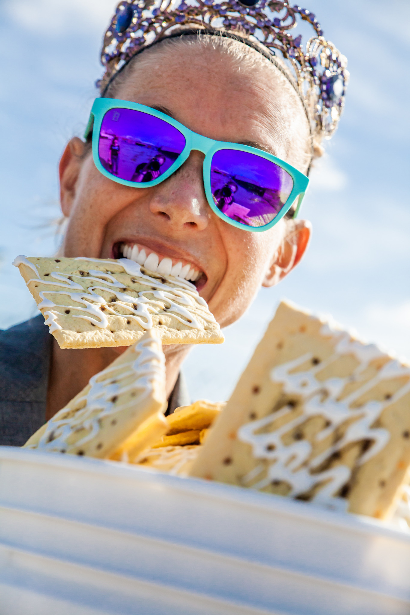 GOODR Hardloopzonnebril Electronic Dinotopia Carnival