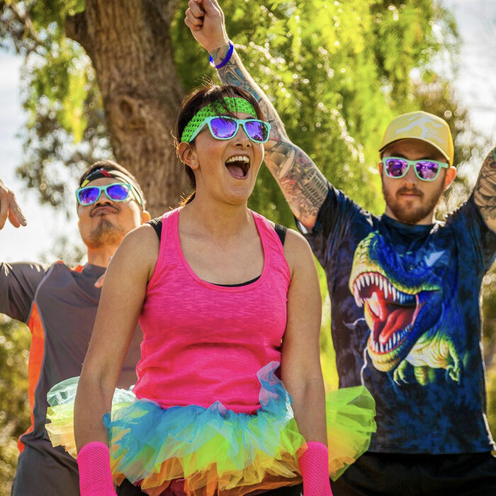 GOODR Hardloopzonnebril Electronic Dinotopia Carnival