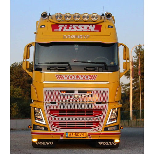 Volvo Sonnenblendenverlängerung passend für Volvo FH4 (ab 2013) - Solar  Guard Exclusive Truck Parts