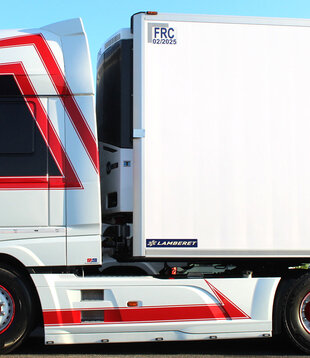 Rallonge de jupe latérale DAF XF 106