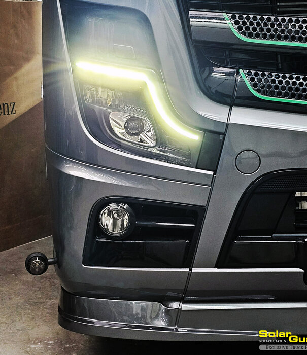 Mercedes-Benz Mercedes-Benz Actros MP5 Spoiler de phares