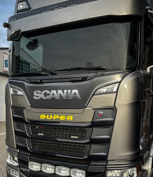 Scania Cache-calandre S-U-P-E-R de la Next Generation de Scania