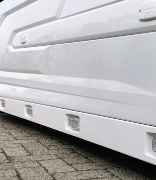 Rallonge de jupe latérale DAF XF/XG/XG+ 5 x Hella