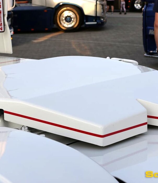 Show Cover 5th wheel