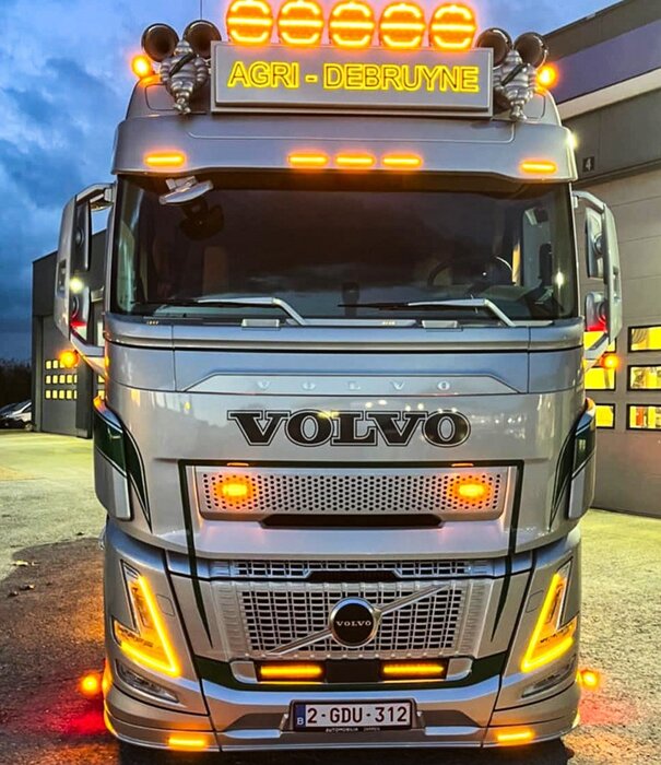 Volvo Volvo FH Aero DRL Unit Dual Color + Strobe