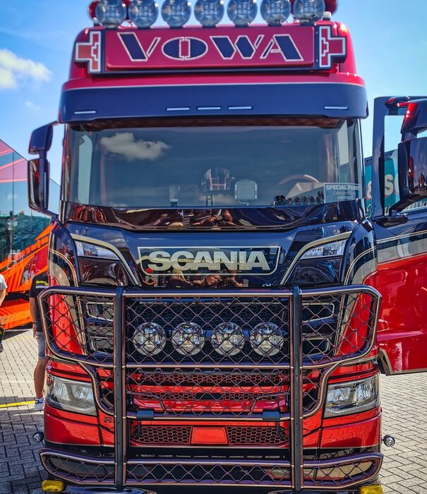 Scania Scania NGS Pare-soleil Type 2  (5 LED en bas )