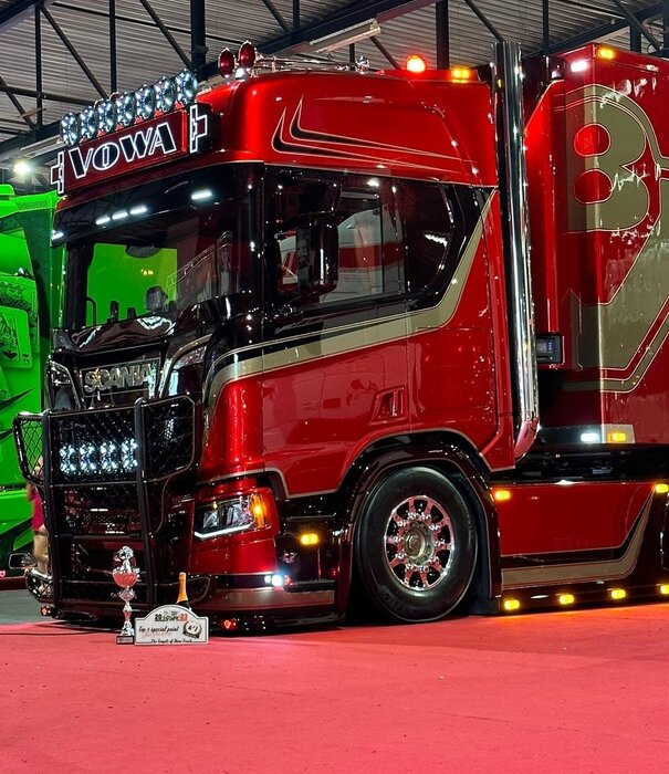 Scania Scania NGS Pare-soleil Type 2  (5 LED en bas )