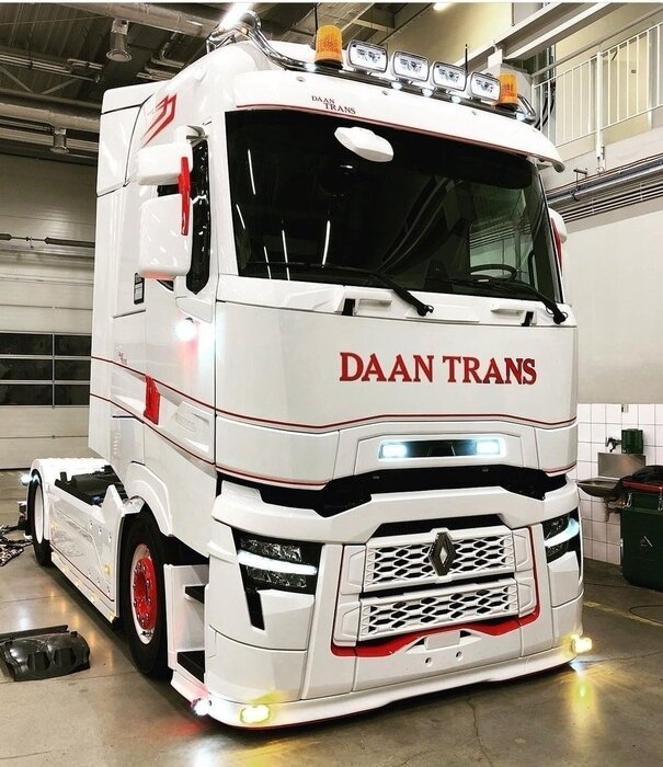 Renault T-serie Spoiler avant type 2 9 cm