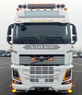 Volvo FH4 Calandre inférieure