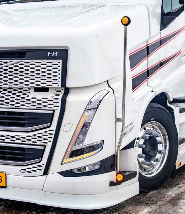 Volvo FH4B (5) Spoiler avant type 3