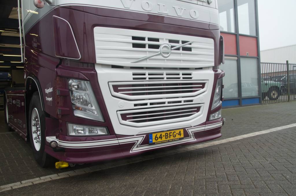 Volvo FH4 Oberer Frontgrill